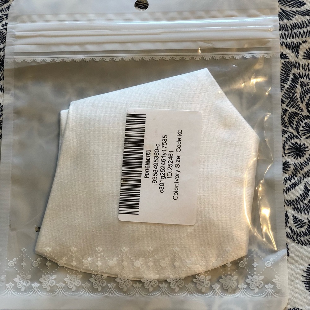 Face Masks Set - NWT - Picture 4 of 6